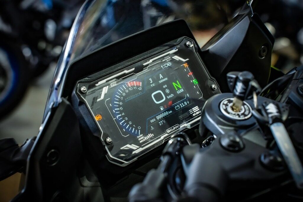 SKUNY スクーニー ハードスクリーンプロテクターケース GSX-8R SUZUKI スズキ メーターカバー メーター・インジケーター関係 電装系