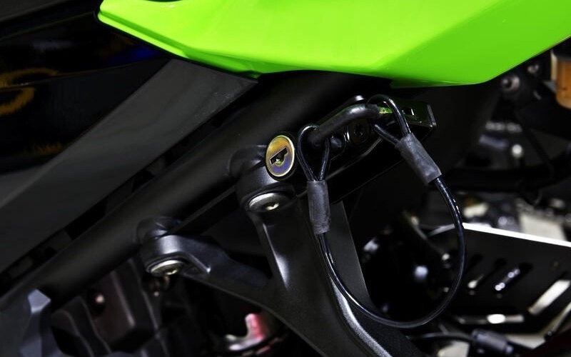 SKUNY スクーニー ヘルメットロック NINJA 400 Z400 KAWASAKI カワサキ ヘルメット