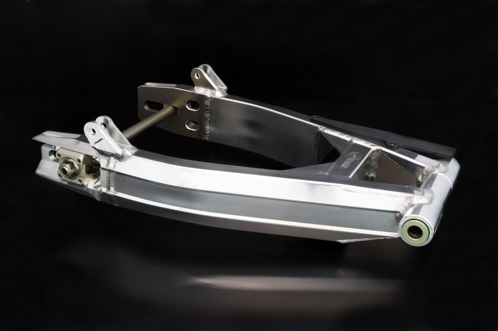 STRIKER ストライカー G-STRIKER スイングアーム XJR1200 YAMAHA ヤマハ 足回り スタンドフック受け：M8 / ブレーキホースクランプ加工：なし / チタンチェーンアジャスターボルト：あり / チェーン引きタイプ／コマ色：OWタイプ(標準)／ハードアルマイト