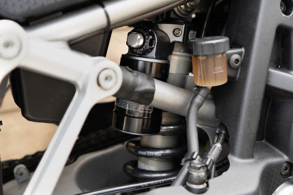 NITRON ナイトロン リアサスペンションモノショック NTR R3 シリーズ TUAREG 660 APRILIA アプリリア リアサスペンション サスペンション 足回り スプリングカラー：タイタニアムブラック