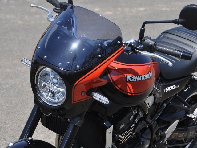 CHIC DESIGN シックデザイン ロードコメット Z900RS KAWASAKI カワサキ ビキニカウル カウル関連 外装 スクリーンカラー：スモーク / 塗装カラー：【単色塗装】キャンディグリーン（年式：’24-／備考：イエローボールED） 2
