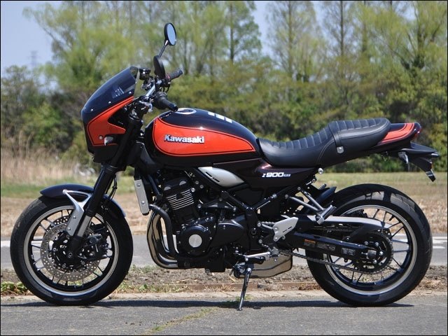 CHIC DESIGN シックデザイン ロードコメット Z900RS KAWASAKI カワサキ ビキニカウル カウル関連 外装 スクリーンカラー：スモーク / 塗装カラー：【単色塗装】キャンディグリーン（年式：’24-／備考：イエローボールED） 3