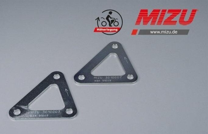 ■詳細説明Article Number：3010007That’s what makes driving even more fun! With our MIZUjack-upkits，the wheelbase of your bike is shortened und gives you amuchbetter and more agile driving experience.Our MIZU jack-up and lowering kits offer you a totally newdrivingpleasure and are manufactured in Hilzingen，Germany. They arealsodelivered with an ABE (part certificate) andmountinginstructions.delivery includes ABE (part certificate) & mountinginstructions2 year warranty e (more infos at the imprint)high quality materialMade in Germany，according to ISO 9001Features：including ABE (part certificate)，jack-up kit 30mmSpecifications：material：steel，galvanizedinstallation effort：easy，ca. 30 min.country of production：Germanycertificate：part certificatesystem：3 point realy lever■注意点※取扱説明書が付属する場合は、外国語となります。※輸入商材の為、納期が遅れる場合がございます。あらかじめご了承ください。※画像には他の商品が含まれている場合があります。※メーカー都合により商品の仕様変更がある場合がございます。ご了承ください。　※画像はイメージです。