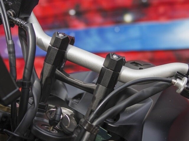 AltRider アルトライダー 30 mm Block Handlebar Riser | ALTR-2-2003 ハンドルポ...