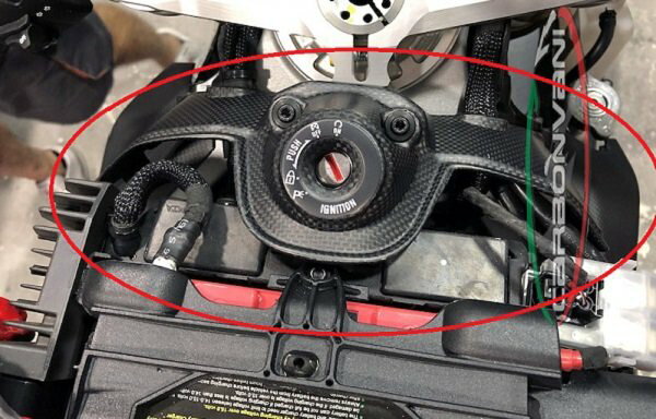 CARBONVANI カーボンバーニ キーカバー PANIGALE V4R DUCATI ドゥカティ キーシリ...