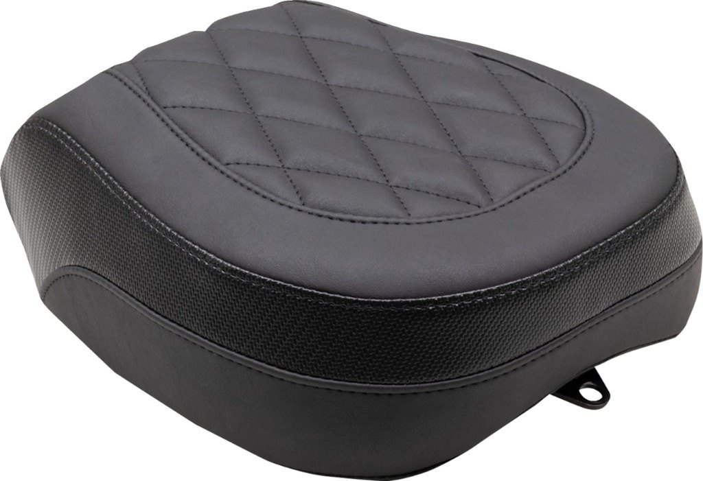 ■商品概要Recessed Passenger Seat - Black - Diamond Stitch - Chief’22-’23Base Color：BlackCover Material：VinylDecoration：Diamond StitchFill Material：FoamPassenger Seat Width Imperial：9-3/4”Product Name：SeatRiding Style：StreetType：PassengerUnits：EachpartNumber：08102386■詳細説明Enhance the comfort of your Indian Chief with the standard touringcollection from Mustang9．75” wide passenger seat overlaps the top of the solo for evenmore driver back support and 2-up riding comfortHand sewn cover with classic single diamond stitching made frommarine-grade expanded vinylMustang’s proprietary controlled-density foam formula requires nobreak-in and retains shape and support after years of useMarine-grade fiberglass baseplate for long-lasting support anddurability，with polyurethane bumpers to absorb vibrationMade in the U．S．A．■注意点※取扱説明書が付属する場合は、英語となります。※輸入商材の為、納期が遅れる場合がございます。あらかじめご了承ください。※画像には他の商品が含まれております。※メーカー都合により商品の仕様変更がある場合がございます。ご了承ください。　※画像はイメージです。■適合車種Super Chief&ensp;Super Chief 年式: 22-23Super Chief Limited&ensp;Super Chief Limited 年式: 22-23Chief Bobber&ensp;Chief Bobber 年式: 22-23Chief Bobber Dark Horse&ensp;Chief Bobber Dark Horse 年式: 22-23Chief Dark Horse&ensp;Chief Dark Horse 年式: 22-23Chief&ensp;Chief 年式: 22-23
