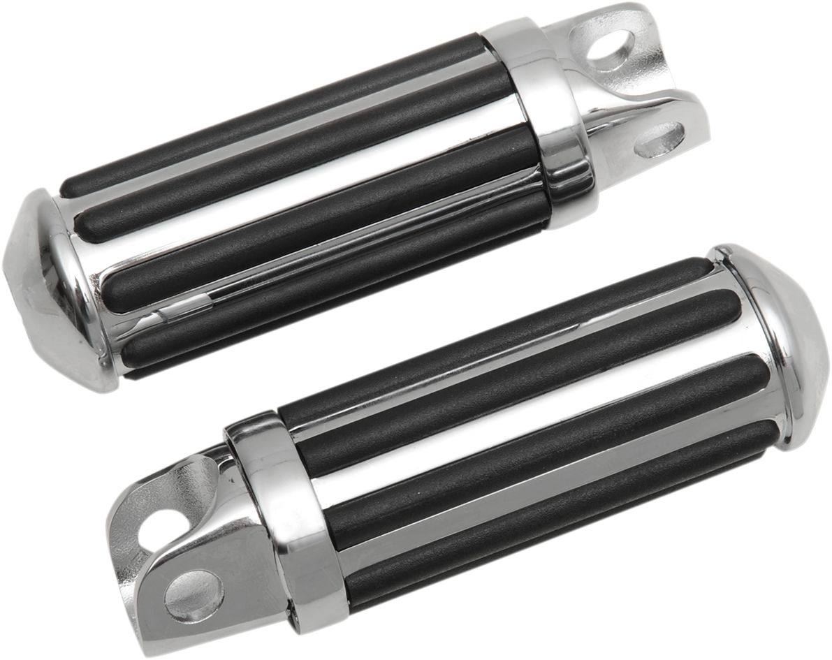 ■商品概要カラー：ブラック、ナチュラル直径：1 1／2”仕上げ：クロム長さ：4”U.S.A.製：-材料：アルミ、ラバーモデル：“Rail”取り付け：メス入数：2個1セットポジション：フロント、リア専用設計：-スタイル：カスタム補修タイプ：タンデム■詳細説明・Another unique design from Drag and Arlen Ness・Protective rubber rails run completely around diameter for greatlooks no matter how pegs rotate or pivot・Each is precisely die-cast，chrome-plated aluminum・End cap is super-clean and uses a grade 8 countersunk flat-headsocket screw・Very tight tolerances ensure a great-quality，superstrong footpegassembly・Carbon-steel pivot ends are stronger than other die-castpivots・Peg diameter is 1.5”(between a standard large-size driver and thesmaller passenger-style pegs)；length is 4”without pivot end・Shifter peg matches footpegs・Sold in pairs with pivot ends installed【参考訳】・Drag and Arlen Nessのユニークなデザイン・保護ラバーレールは、どのようにペグが回転したり回転したりしても、すばらしい外観のために直径のまわりを完全に走ります・それぞれ正確にダイカスト、クロムメッキされたアルミニウム・エンドキャップは超清潔で、グレード8の皿型のフラットヘッドソケットネジを使用しています・非常に厳しい公差により、高品質、超高強度のフットペグアセンブリが保証されます・炭素鋼のピボット端部は、他のダイキャストピボットよりも強い・ペッグの直径は1.5インチ(標準的な大型ドライバーと小型乗用車のペグの間)です。長さはピボットエンドなしで4”です・シフターペグはフットペグと一致します。・ピボット端を取り付けた状態でペアで販売■注意点※取り扱い説明書は英語となります。※輸入商材の為、納期が遅れる場合がございます。あらかじめご了承ください。※メーカー都合により商品の仕様変更がある場合がございます。ご了承ください。