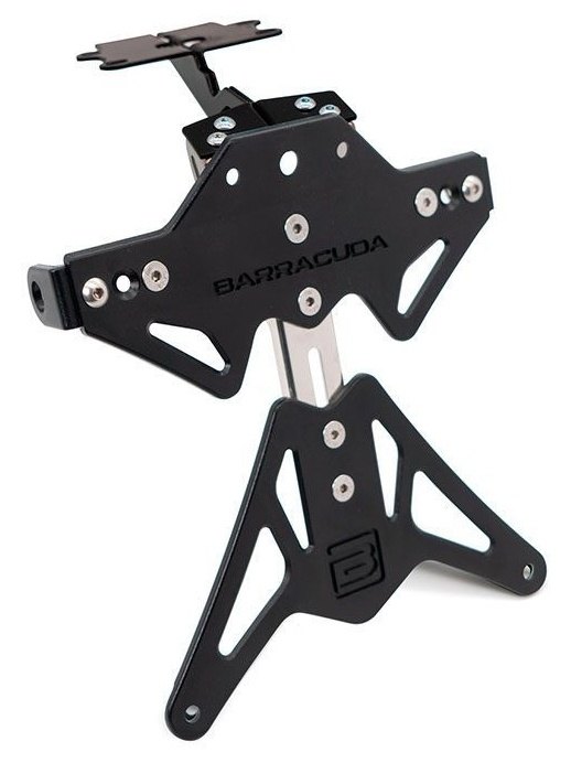■詳細説明The reclining license plate kit is made of black anodized aluminum＋steel joint that guarantees its resistance to vibrations.The kit is specific for the motorcycle and includes a sturdyfixingbracket and nuts and bolts.The assembly does not foresee modifications to theoriginalparts.The license plate holder is SPECIFIC FOR ORIGINAL ARROWS.■注意点※We remind you that the reflector and the license plate lightarenot included in the kit.※ナンバープレートサイズが日本の規格ではない場合があります。取り付ける際にはステーによる加工などが必要なりますのでご注意ください。※取り扱い説明書が付属する場合は、英語となります。※輸入商材の為、納期が遅れる場合がございます。あらかじめご了承ください。※メーカー都合により商品の仕様変更がある場合がございます。ご了承ください。　※画像はイメージです。■適合車種MT-07&ensp;MT-07 年式: 21-23