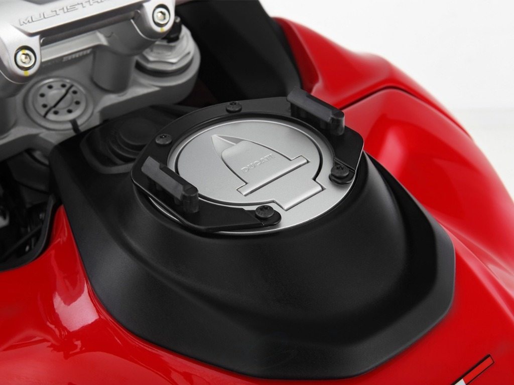 Wunderlich ワンダーリッヒ タンクバッグ「CLICK BAG」ホルダー Multistrada V4 Rally DUCATI ドゥカティ バッグ・ボックス取り付けステー 車体用バッグ・ケース