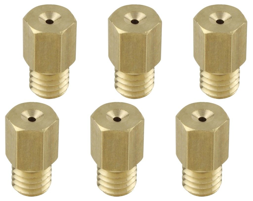■商品概要【セット内容】#140#142.5#145#147.5#150#152.5 各1コ入り(6pcs)【タイプ】(6x11.5 六角大)MIKUNI(ミクニ)VM26◆専用ケース付き◆オーバーサイズメインジェットセット■詳細説明チューンドエンジンや排気系を変更した場合、必要になってくるのがキャブセッティング。まずはメインジェット＆パイロットジェットの変更です。たとえ1番手の差でも大きく性能を左右します。それぞれの思い入れで変更した'Parts'に見合ったセッティングを可能にするオーバーサイズメインジェットセット、保存に便利なケース付き厳選した国内メーカーにて製作致しております。■注意点※お持ちのキャブレターに使用されているメインジェットの寸法・形状確認をお勧め致します。※画像には他の商品が含まれている場合があります。※メーカー都合により商品の仕様変更がある場合がございます。ご了承ください。　※画像はイメージです。■適合車種&ensp;&ensp;&ensp;備考: 汎用