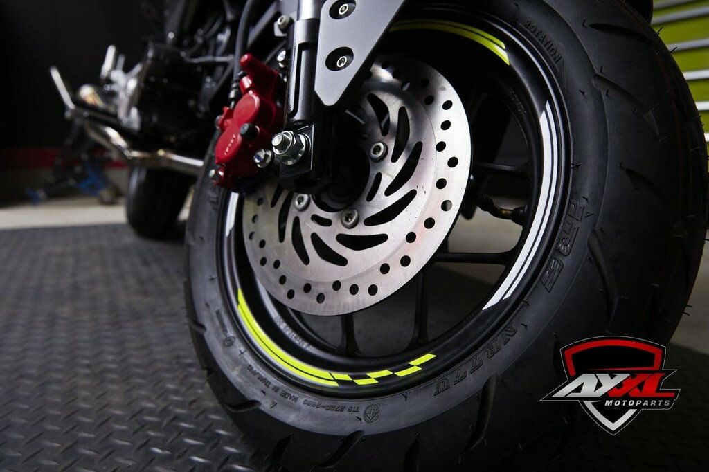 AXXL アクセル 12インチ SP2 カスタム リムステッカー リムステッカー・リムストライプ 外装 カラー(サンプル画像のレッドの部分)：ブラック / カラー(サンプル画像のホワイトの部分)：ゴールド