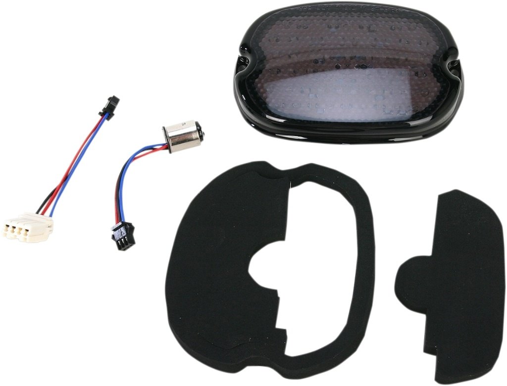 ■商品概要Taillight - SmokeBulb Type：LEDFilament/Function：DualLens Color：SmokeMounting Position：RearMounting Style：LaydownNumber of Bulbs：56Product Name：Taillight AssemblyRiding Style：StreetStyle：Low-Profile/with No Tag LightUnits：KitpartNumber：20100771■詳細説明Super-thin profile taillights are much lower than laydownlensesFeature a full LED board with 56 LEDsInclude adapters for 1157- and 3157-style bulb connections (plugsdirectly into the harness on newer models)DOT compliant■注意点※取扱説明書が付属する場合は、英語となります。※輸入商材の為、納期が遅れる場合がございます。あらかじめご了承ください。※メーカー都合により商品の仕様変更がある場合がございます。ご了承ください。※画像は他のタイプ・カラーリングの場合があります。※画像には他の商品が含まれている場合があります。　※画像はイメージです。■適合車種Sportster 1200 XL 50&ensp;Sportster 1200 XL 50 年式: 07-Road King Classic EFI FLHRC&ensp;Road King Classic EFI FLHRC 年式: 99-13Softail Street Bob FXBB&ensp;Softail Street Bob FXBB 年式: 20-22&ensp;Softail Street Bob FXBB 年式: 20-23Super Glide EFI FXDI&ensp;Super Glide EFI FXDI 年式: 04-10883 Hugger XLH&ensp;883 Hugger XLH 年式: 99-03Softail Fat Boy EFI FLSTFI&ensp;Softail Fat Boy EFI FLSTFI 年式: 01-17Fat Boy S FLSTFBS&ensp;Fat Boy S FLSTFBS 年式: 16-17Street Bob FXDB&ensp;Street Bob FXDB 年式: 06-171200 Roadster EFI XLR&ensp;1200 Roadster EFI XLR 年式: 07-08Super Glide FXD&ensp;Super Glide FXD 年式: 99-06Softail Standard EFI FXSTI&ensp;Softail Standard EFI FXSTI 年式: 01-12Road Glide EFI FLTR&ensp;Road Glide EFI FLTR 年式: 99-09Electra Glide Ultra Classic FLHTCU&ensp;Electra Glide Ultra Classic FLHTCU 年式: 99-06Electra Glide Ultra Classic EFI FLHTCUI&ensp;Electra Glide Ultra Classic EFI FLHTCUI 年式: 99-19Super Glide Custom EFI FXDCI&ensp;Super Glide Custom EFI FXDCI 年式: 05-14883 XL&ensp;883 XL 年式: 04-06Softail Standard FXST&ensp;Softail Standard FXST 年式: 99-06&ensp;Softail Standard FXST 年式: 20-22&ensp;Softail Standard FXST 年式: 20-23Softail Heritage EFI FLSTI&ensp;Softail Heritage EFI FLSTI 年式: 06-1200 Low EFI XLL&ensp;1200 Low EFI XLL 年式: 06-111200 Low XLL&ensp;1200 Low XLL 年式: 06-1200 Custom XLC&ensp;1200 Custom XLC 年式: 99-06Super Glide Sport EFI FXDXI&ensp;Super Glide Sport EFI FXDXI 年式: 04-05Softail Heritage Classic FLHC&ensp;Softail Heritage Classic FLHC 年式: 18-21883 SuperLow XLL&ensp;883 SuperLow XLL 年式: 11-19Super Glide T-Sport FXDXT&ensp;Super Glide T-Sport FXDXT 年式: 01-03Wide Glide FXDWG&ensp;Wide Glide FXDWG 年式: 99-06Electra Glide Classic FLHTC&ensp;Electra Glide Classic FLHTC 年式: 99-05883 Roadster EFI XLR&ensp;883 Roadster EFI XLR 年式: 07-SuperLow 1200 XLT&ensp;SuperLow 1200 XLT 年式: 14-17...