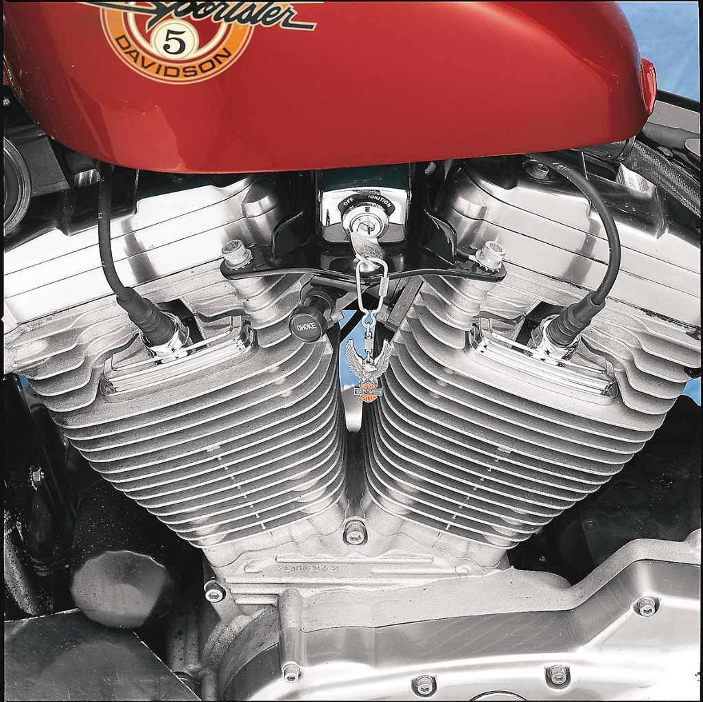 Drag Specialties ドラッグスペシャリティーズ Chrome Head Bolt/Spark Plug Cover Bolt Cover［DS-305009］ 883 Hugger XLH 1200 Custom XLC Roadster EFI XLR XLCP Sportster 1100 Deluxe Sport XLS HARLEY-DAVIDSON ハーレーダビッドソン 点火系 エンジン