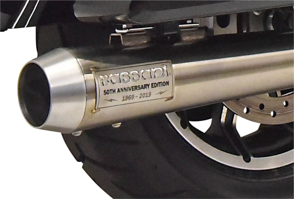 ウェビック 楽天市場店のBASSANI バッサーニ 50th Anniversary 2：1 Exhaust System［1800-2440］ Electra Glide Police FLHTPI Standard EFI FLHTI Ultra Classic FLHTCUI Limited FLHTK Low FLHTKL Road Custom FLTRX FLTRK Special FLTRXS FLTRU King FLHR FLHRXS Street FLHX FLHXS マフラー｜アングル2