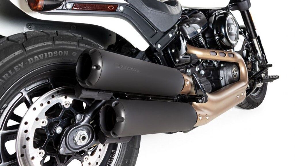 REMUS レムス 2x CUSTOM スリップオンマフラー2本出し EC認証無し Φ 102 mm Softail，ST1 Euro 4，Milwaukee - Eight Fat Bob 107 FXFB 114 FXFBS HARLEY-DAVIDSON ハーレーダビッドソン スリップオンマフラー マフラー