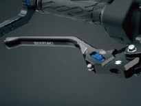 ■商品概要【メーカー品番】5740025820000【参考取付時間】0.2h【材質】アルミ／アルマイト処理■注意点※輸入品の為、納品に数ヶ月要する場合がございます。あらかじめご了承ください。※画像には他の商品が含まれる場合があります。※メーカー都合により商品の仕様変更がある場合がございます。ご了承ください。■適合車種GSX-8S&ensp;GSX-8SGSX-8R&ensp;GSX-8R&ensp;&ensp;備考: 8BL-EM1AA