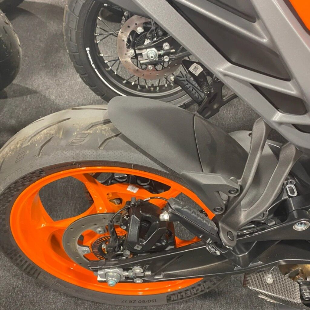 Puig プーチ エクステンドフェンダー(リヤ) (RERA FENDER EXTENSION) 125 DUKE 390 KTM リアフェンダー フェンダー関連 外装