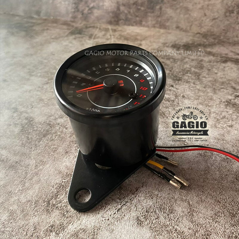 ■納期状況をご確認ください■詳細説明Black meter Suitable for motorcycle style， classic， classic cafes， other HD numbers， manufactured from alloys. Electric meter， needle display1. Material：alloy2. Color：Black3. Size (width x height)：5x5 cm■注意点※Please note＊ this is a universal product. It may require some skill and tools for installation.※取扱説明書が付属する場合は外国語となります。※輸入商材の為、納期が遅れる場合がございます。あらかじめご了承ください。※メーカー都合により商品の仕様変更がある場合がございます。ご了承ください。　※画像はイメージです。■適合車種&ensp; &ensp;&ensp;備考: 汎用■商品番号R002