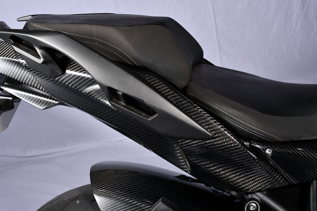 NINJA H2 テールカウル周り Ninja H2 変態プロジェクト その9 バグ出し散走 - Life on Wheeeeeles