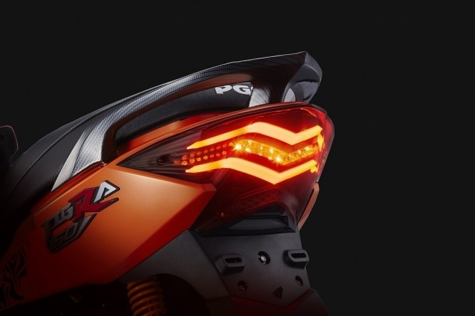 PGO �ԡ��������� LED���ȥ�åץơ�����ץ��å��� TIGRA125 TIGRA150 �ơ������ ������ ������