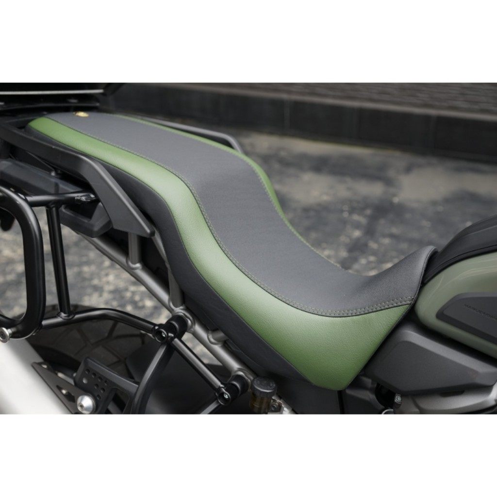 TRIJYA トライジャ ダブルシート Pan America 1250 Special HARLEY-DAVIDSON ハーレーダビッドソン シート シート関連 外装 シートカラー：グリーン / コンチョカラー：ゴールド