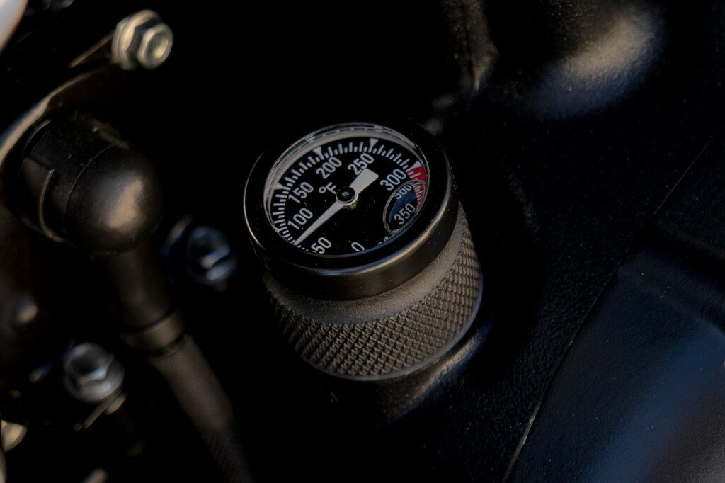 Motone Customs モートーンカスタムズ 油温計 オイルフィラーキャップ BONNEVILLE T100 SCRAMBLER 900 THRUXTON SE TRIUMPH トライアンフ フィラーキャップ エンジンパーツ エンジン
