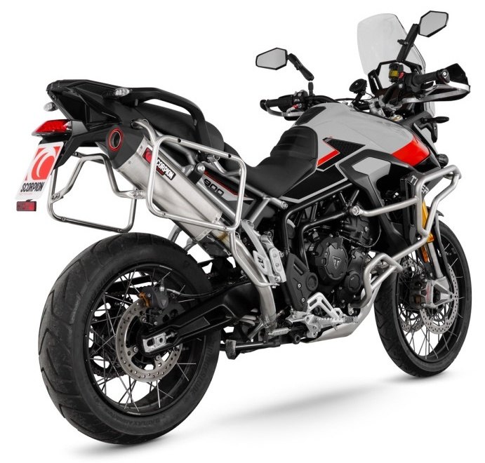 SCORPION スコーピオン セルケトパラレル スリップオンマフラー Tiger 900 TRIUMPH トライアンフ マフラー タイプ：ブラシ仕上げのステンレススチールスリーブ／パニアケース対応／重量：3.52kg