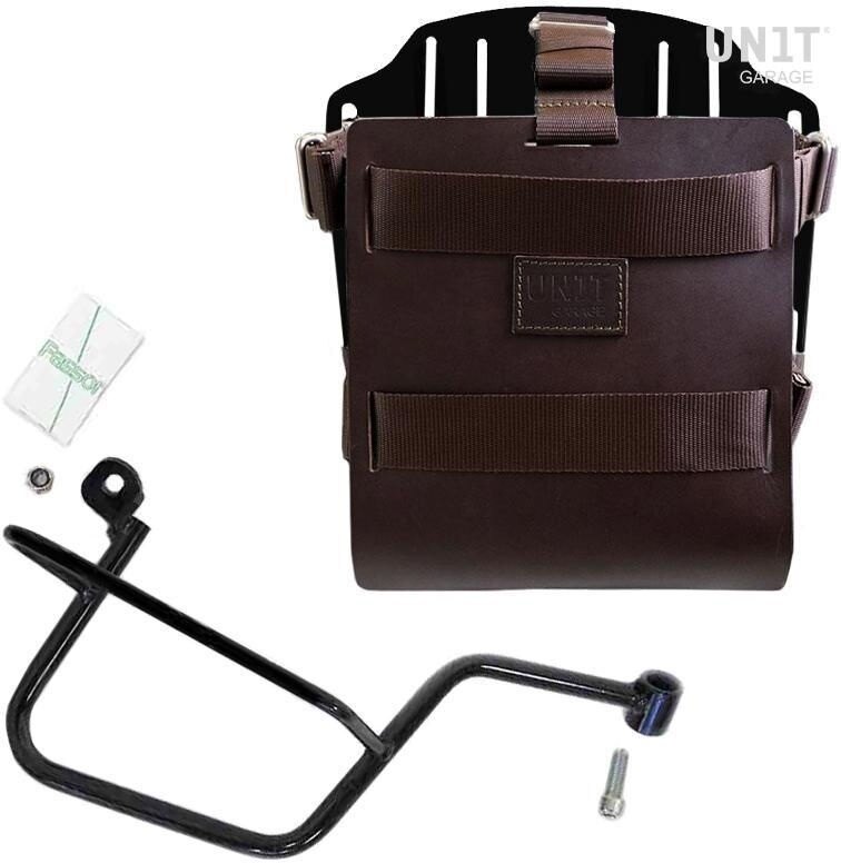 ■詳細説明Article Number：U085-U000-2213DXCarrying system in aluminum with adjustable leather front，QuickRelease System and Right frame.Carrying system in aluminum complete with adjustable leatherfront.It quickly attaches to our bag holder frames with the quickreleasesystem cod.U000 already included and mounted on the back oftheplate ， which is equipped with a lock for locking on theframeitself. The plate creates a flat mounting surface on the sideofthe bike， this will allow the transport of unattached bags orotherobjects， such as sleeping bags， jackets etc. The front flap，withattention to the smallest details with 3 mm leather finishes，canbe adjusted using the supplied sliders and can be removedveryquickly from the plate.Right Frame made of steel treated with a matt black epoxy.It is mounted on the right side of the bike. Specially designedtointegrate seamlessly with the rest of the bike. Ready to hostourquick release system， beautiful and minimal even when the bagisnot mounted. It comes complete with screws and can bemountedeasily on the bike in the original configuration， with orwithoutpassenger frame. All accessories are compatible with eachotherexcept when specified otherwise. It can be used comfortablywiththe passenger on board.NB： Compatible with： Moto Guzzi V7height 25 cm， extendable in height up to 50 cm， width 25cmextendable up to 40 cm. depth 5 cm - 25 cm.10L - 20L1，9kgTo offer you the best we are constantly improving our productsindetail. The images may refer to a previous version.■注意点※取扱説明書が付属する場合は、外国語となります。※輸入商材の為、納期が遅れる場合がございます。あらかじめご了承ください。※メーカー都合により商品の仕様変更がある場合がございます。ご了承ください。　※画像はイメージです。