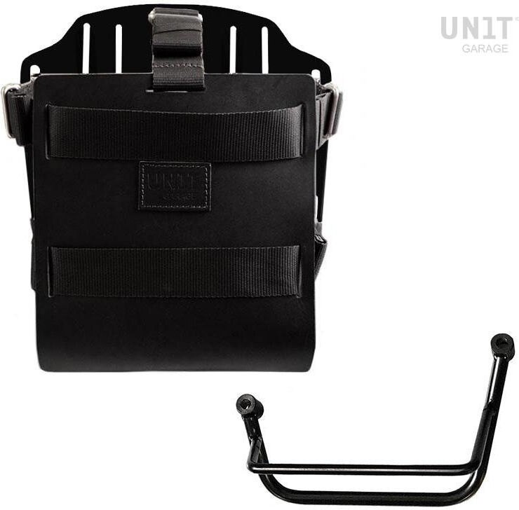 ■詳細説明Article Number：U085-U000-2251SXCarrying system in aluminum with adjustable leather front，QuickRelease System and Left frame.Carrying system in aluminum complete with adjustable leatherfront.It quickly attaches to our bag holder frames with the quickreleasesystem cod.U000 already included and mounted on the back oftheplate ， which is equipped with a lock for locking on theframeitself. The plate creates a flat mounting surface on the sideofthe bike， this will allow the transport of unattached bags orotherobjects， such as sleeping bags， jackets etc. The front flap，withattention to the smallest details with 3 mm leather finishes，canbe adjusted using the supplied sliders and can be removedveryquickly from the plate.Left Frame made of steel treated with a matt black epoxy.It is mounted on the left side of the bike. Specially designedtointegrate seamlessly with the rest of the bike. Ready to hostourquick release system， beautiful and minimal even when the bagisnot mounted. It comes complete with screws and can bemountedeasily on the bike in the original configuration， with orwithoutpassenger frame. All accessories are compatible with eachotherexcept when specified otherwise. It can be used comfortablywiththe passenger on board.NB： Compatible with： Moto Guzzi V85 TTheight 25 cm， extendable in height up to 50 cm， width 25cmextendable up to 40 cm. depth 5 cm - 25 cm.10L - 20L1，9kgTo offer you the best we are constantly improving our productsindetail. The images may refer to a previous version.■注意点※取扱説明書が付属する場合は、外国語となります。※輸入商材の為、納期が遅れる場合がございます。あらかじめご了承ください。※メーカー都合により商品の仕様変更がある場合がございます。ご了承ください。　※画像はイメージです。