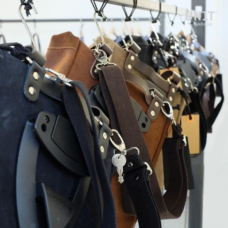 UNIT GARAGE ユニットガレージ Unit Garage A universal side bag in Canvas， Gre...