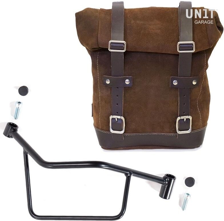 ■詳細説明Article Number：U002-2101DXSide pannier with subframe (right side)Side pannier made by hand in Italy in top quality ruggedsplitleather treated with wax to make it waterproof.Simple and pure with beautiful details in 3mm thick leather trim.Itattaches easily to our sub frame with the quick releasesystemCod.U000 already installed on the back of the bags. Withtheincluded key the quick release system can be closed， lockingthebag to the frame. It is big enough to easily fit a 15' laptop，andis equipped with a large zipped pocket on the front for easyaccessto your phone and documents.Colours：Moss Grey waterproof waxed suede with Brownleathertrim.Colorado Brown waterproof waxed suede with brown leather trim.Jet Black waterproof waxed suede with Black leather trim.height 32 cm， extendable in height up to 45 cm， width 24 cm depth13cm.10L - 14L2，65kgFrame made of steel treated with a matt black epoxy.It is mounted on the left side of the bike. Specially designedtointegrate seamlessly with the rest of the bike. Ready to hostourquick release system， beautiful and minimal even when the bagisnot mounted. It comes complete with screws and can bemountedeasily on the bike in the original configuration， with orwithoutpassenger frame. All accessories are compatible with eachotherexcept when specified otherwise.It can be used comfortably with the passenger on board.In order to offer you the best we constantly improve ourproductdetails. The images may refer to a previous version.■注意点※取扱説明書が付属する場合は、外国語となります。※輸入商材の為、納期が遅れる場合がございます。あらかじめご了承ください。※メーカー都合により商品の仕様変更がある場合がございます。ご了承ください。　※画像はイメージです。