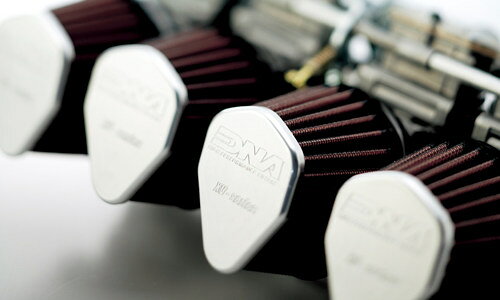 ■商品概要口径：φ54トップキャップ：ラバー入り数：4個入■詳細説明クリーナーボックスを取り外して装着するカスタム用フィルター。リプレイスメントタイプと比べてより高い吸気性能を発揮します。排気系のカスタム内容やレーシングキャブレターへの換装に合わせてご利用ください。ZEPHYR1100用は、フレームに接触することなく吸気効率を最大限に発揮できるよう、オーバルテーパードフィルターをベースに、専用品として独自形状のフィルターを設計しています。■注意点※キャブレター車両の場合は、セッティングが必要な場合がございます。※ノーマル車両では基本的にセッティング不要ですが車両のカスタム内容によっては要セッティングとなる場合がございます。■適合車種VMAX 1200&ensp;VMAX 1200 年式: 85-08