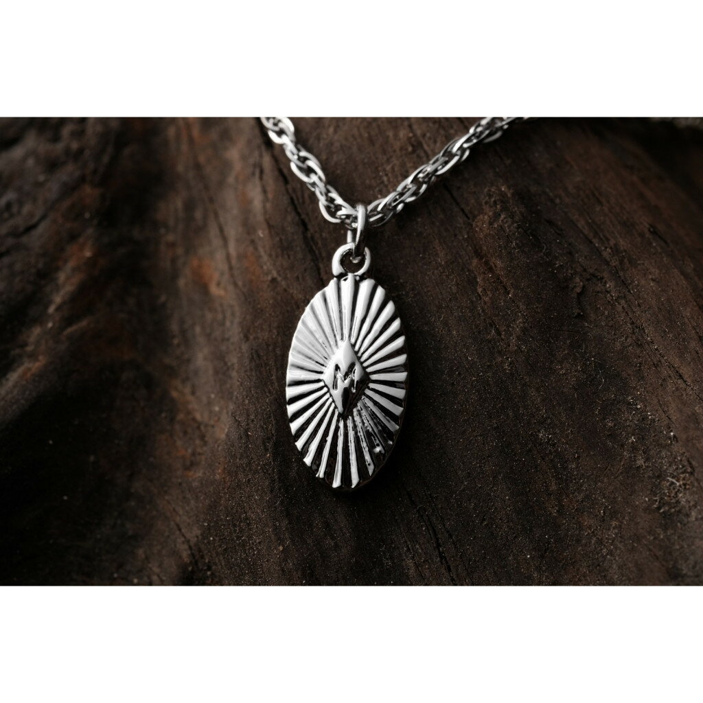 Metalize Productions メタライズプロダクションズ M Oval Stainless Steel ネックレス 装飾品・アクセ..