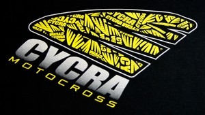 CYCRA サイクラ CHAOS LOGO Tシャツ アパレル