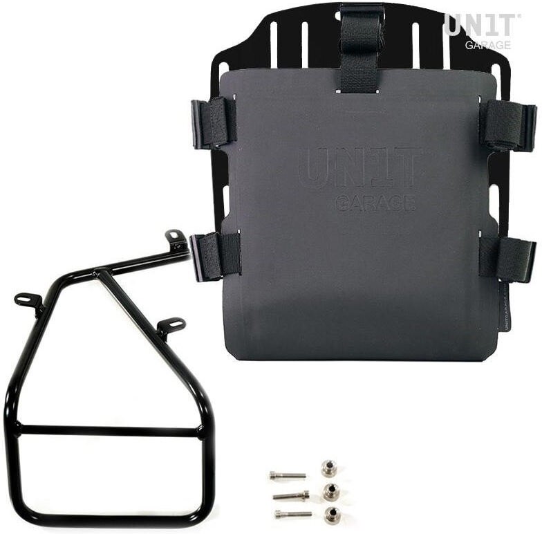 ■詳細説明Article Number：UG007-U000-1620Carrying system in aluminum with adjustable Hypalon front andQuickRelease System.Carrying system in aluminum complete withadjustableHypalon front. It quickly attaches to our pannier subframes withthe quick release system cod.U000 already included andmounted onthe back of the plate. With the included key the quickreleasesystem can be closed， locking the carrying system to theframe. Theplate creates a flat mounting surface on the side of thebike， thiswill allow the transport of various types of bags andotherobjects， such as sleeping bags， jackets etc. The front flapinHypalon can be adjusted using the supplied sliders and canberemoved very quickly from the plate.Khali： our line of bags designed for your next adventure.Solid，robust and true materials; bags that tell a story. Wewantedtechnical bags but with a very specific style， with attentiontothe smallest details and high-level accessories. Therefore wehaveselected the most resistant materials and the bestaccessoriesavailable： magnetic buckles and fasteners made withpurpose builtmoulds. Beautiful and functional bags with a tone ontone lookcombining refined opaque and semi-gloss textures.The bags are robust and elegant both on and off yourmotorcycle.From Adventure Touring， Dual Sport to a Classicmotorcycle; theresult will be fantastic.- Straps equipped with Velcro system to manage excess- Quick hooks- The quick release system cod.U000 is includedColor： Matt BlackHeight 32 cm， width 31.5 cm.1.5 kgFrame made of steel treated with a matte black finish withepisodicpowders.It is mounted on the right side of the bike. Designed for theNineTseries， it integrates perfectly with the rest of the bike.Ready tohouse our quick， beautiful and minimal attachment systemeven whenthe bag is not mounted. It comes complete with screws andcan beeasily mounted on the bike in its original configuration withorwithout passenger frame. Our accessories are designed tobecompatible with each other， except in exceptional casesindicatedin the product sheets. It can be used comfortably withthepassenger on boardNB： Compatible with all models of the NineT series.Productcompatible with the passenger handle code 1605 and theluggage rackcod. 2014 and cod. 2033To offer you the best we are constantly improving our productsindetail. The images may refer to a previous version.■注意点※取扱説明書が付属する場合は、外国語となります。※輸入商材の為、納期が遅れる場合がございます。あらかじめご了承ください。※メーカー都合により商品の仕様変更がある場合がございます。ご了承ください。　※画像はイメージです。