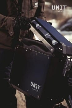 UNIT GARAGE ユニットガレージ Unit Garage Aluminum bag holder with adjustable front in Hypalon and Quick Release System + subframe， Silver | UG007+U000+1010SX-Silver サイドバッグ 車体用バッグ・ケース 2