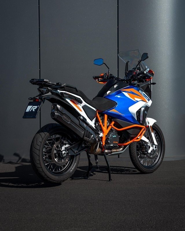 REMUS レムス Racing Slip On Sport Exhaust Incl. Carbon Heat Protecting Shield，Stainless Black，No EC- Approval スリップオンマフラー マフラー