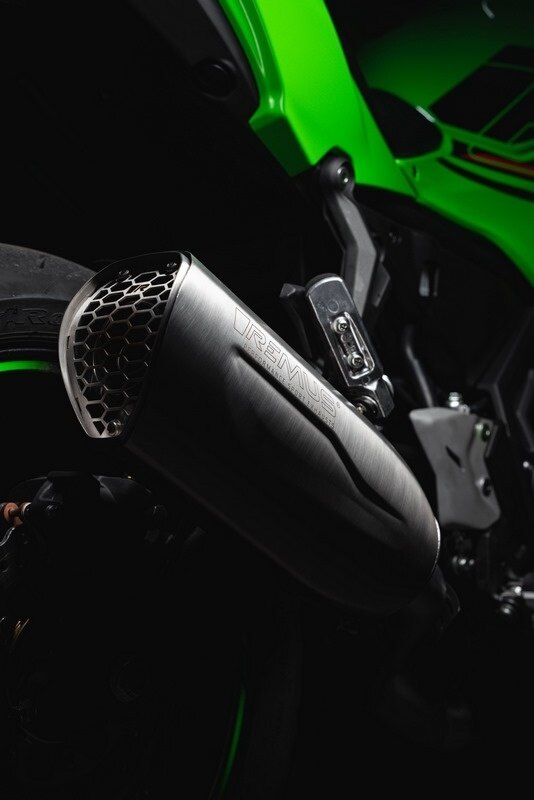 REMUS レムス Slip On Nxt Sport Exhaust，Stainless Black，Connection Tube With Catalysator フルエキゾーストマフラー マフラー