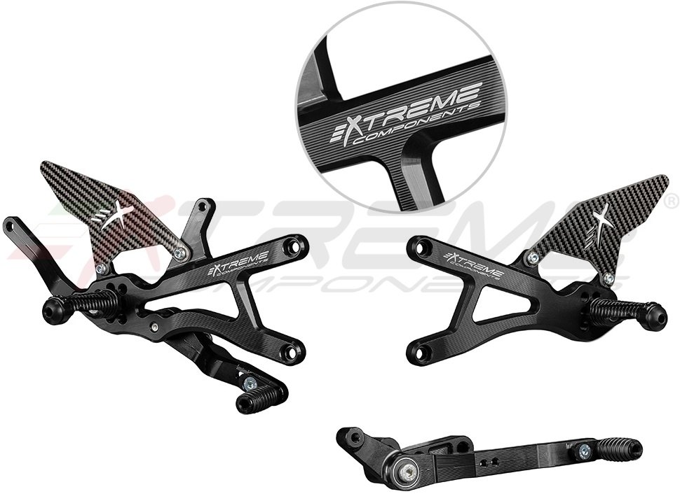 EXTREME COMPONENTS エクストリームコンポーネンツ GP EVO バックステップキット (正/逆シフト対応)(AKRAPOVICレーシングフルエキ用) R1 YAMAHA ヤマハ バックステップ ステップ 足回り タイプ：カーボンヒールガード付き（ブラック）