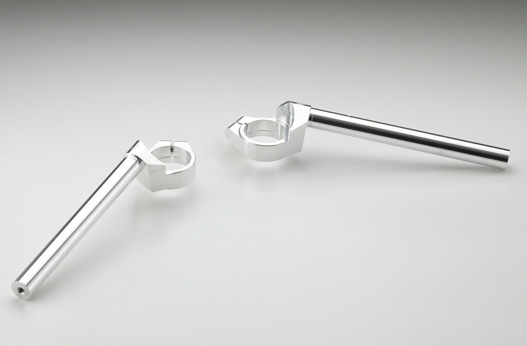 ■詳細説明AELLA セパレートハンドル for Kawasaki ZX-25R／4Rちょっとした違いが長距離ライドの快適性を左右する。AELLAでは前傾のきついZX-25Rに対し、前方方向の視界を広く確保し安全性を高めると共に、体への負担を軽減するためのアップハンドルを開発。ハンドル位置や垂れ角などをごくわずかですが調整したことでスーパーバイクながらも快適性を向上させました。ツーリングなどの長距離ライドではこの「わずかな差」が大きな違いとなります。製品スペック■ポジション(純正比)高さ純正同等垂れ角 5度(純正10度)手前5mm■適合Ninja ZX-25RSE／SE KRT EDITION(’20-)Ninja ZX-4R ／RR KRT EDITION(’23-)■注意点※画像には他のカラーが含まれている場合があります。※メーカー都合により商品の仕様変更がある場合がございます。ご了承ください。■適合車種ZX-25R&ensp;ZX-25R 年式: 21-ZX-4R&ensp;ZX-4R 年式: 23-ZX-4RR&ensp;ZX-4RR 年式: 23-