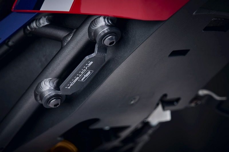 Evotech Performance エボテックパフォーマンス タンデムステックレスキット CBR1000RR-R SP HONDA ホンダ その他タンデムステップオプション・補修部品 ステップ 足回り 3