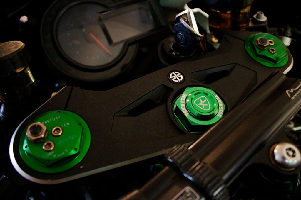 TRICKSTAR �ȥ�å������� ���󥿡�����å� M28 �˥󥸥� H2 ZX-10R ZX-6R GSX-R1000 GSX-R600 GSX-R750 YZF-R1 YZF-R6 KAWASAKI ���掠�� SUZUKI ������ YAMAHA ��ޥ� ���ƥ�ʥåȡ����ƥ�ܥ�� �ϥ�ɥ���եѡ��� �ϥ�ɥ�