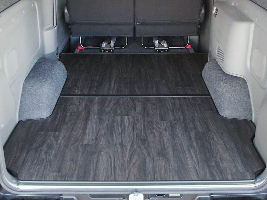 OGUshow オグショー 【メーカー直送品】キャラバン GRAND・プレミアムGX ESフロアパネルR 硬質クッションフロア キャラバンNV350 GRAND プレミアムGX トランポ用品 カラー：黒木目調 / パワースライド：有 / 配送先：沖縄（＋6050円・配送先情報提供に同意）