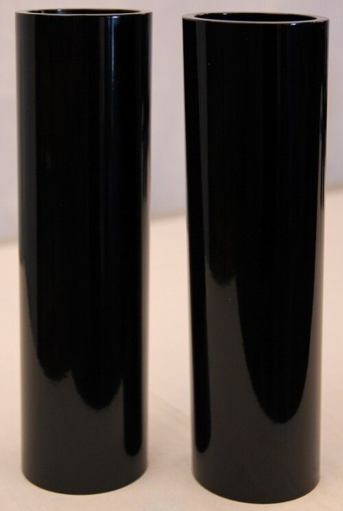 ■詳細説明Article No： HD-ROD018The covers are attached by means of hidden screws and thusbeself-centering on the fork tubes. This ensures a secure hold ofthecover. Thus， the gaps between the covers and the yokes areexactlyparallel， the covers have been provided with the samechamfers asthe yokes.■注意点※取扱説明書が付属する場合は、外国語となります。※輸入商材の為、納期が遅れる場合がございます。あらかじめご了承ください。※メーカー都合により商品の仕様変更がある場合がございます。ご了承ください。※画像には他の商品が含まれている場合があります。