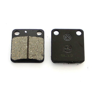 ■商品概要OEM part number (s)：45105-KG2-953Quantity：1 set for 1 caliperFitment：Honda GL Pro (Front)/GL Max (Front)/GL ProNeotech(Front)/GL Max Neotech (Front)/KLX 150 (Rear)/AthletePro(Rear)■詳細説明- Front Brake Pads from Federal Parts is one of motorcyclespareparts that is marketed by PT. Astra Otoparts Tbk.- Federal Parts products are made to fit OEM (OriginalEquipmentManufacturer) standard from various manufacturers such asHonda，Yamaha， Suzuki， and Kawasaki- Federal Parts is committed to always provide the best productsforthe customers with affordable price■注意点※取扱説明書が付属する場合は外国語となります。※輸入商材の為、納期が遅れる場合がございます。あらかじめご了承ください。※メーカー都合により商品の仕様変更がある場合がございます。ご了承ください。　※画像はイメージです。