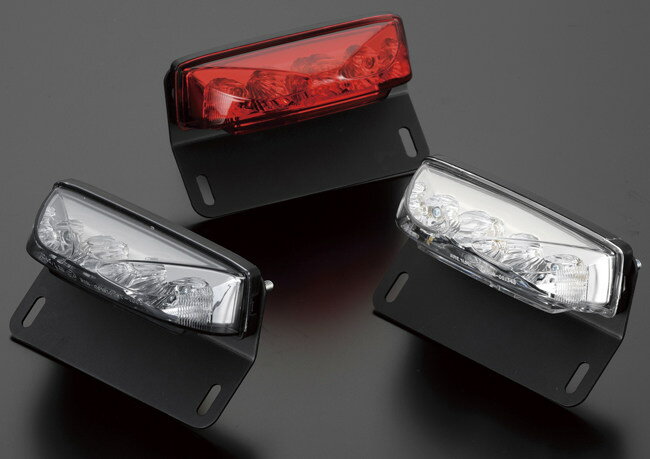 ■商品概要◆汎用タイプ◆サイズ：取り付けボルト径／6mm、取り付けピッチ／110mm、横幅／最大138mm、縦幅／最大45mm(ナンバーステー除く)◆ナンバーステー付属◆テールランプ用：赤発光LED9個◆ナンバー灯用：白色発光LED4個■詳細説明レンズカラーラインナップにレッドレンズ・スモークレンズ (ライトスモーク) の2色が追加になりました。■注意点※旧アイビーLEDテールランプ (090048-91：ナンバー灯付き)は無くなり次第、廃番となり090148-91へ移行させていただきます。寸法・商品使用等は変更有りません。※バッテリーレス車使用不可／12V車専用。※アルミライセンスプレートは付属していません。■備考補修用部品はこちら■適合車種&ensp;&ensp;&ensp;備考: 汎用