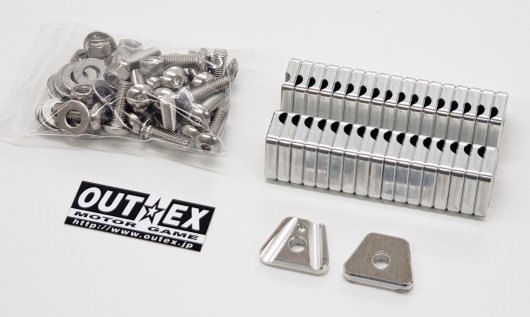 ■詳細説明OUTEX オリジナル スポークブースター剛性アップで走りが変わる！スポークブースターの特長■スポークの特性を生かしたままコーナリング時に必要な剛性を確保■クイックなハンドリングと高速走行時での安定性向上■ニップルの緩みやスポークの折れ防止■スポークブースターの数による強度調整が可能■素材は高強度材のアルミニウム2017とボルト類はステンレスを使用■注意点※画像には他の商品が含まれている場合があります。※メーカー都合により商品の仕様変更がある場合がございます。ご了承ください。■適合車種DR-Z400SM&ensp;DR-Z400SM&ensp;&ensp;備考: リア用