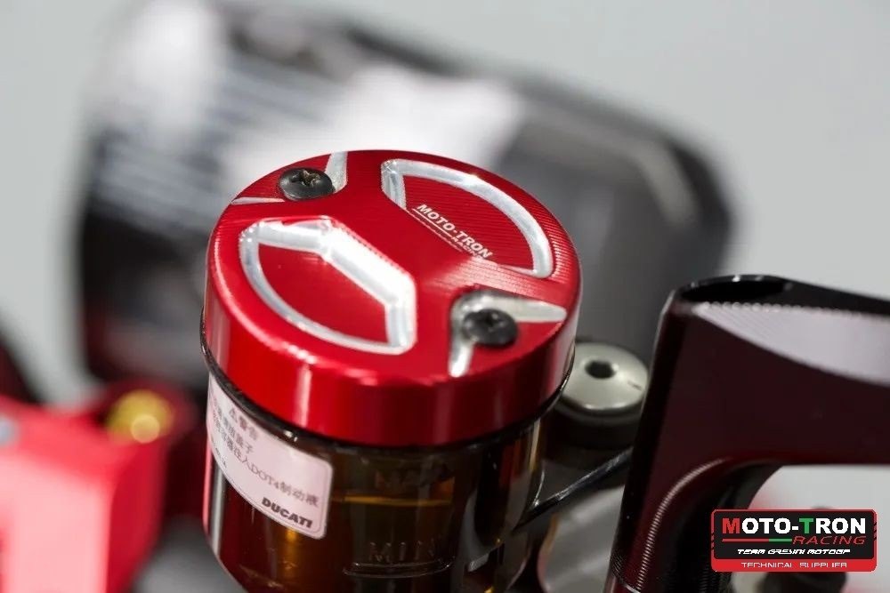 MOTO TRON モトトロン ブレーキリザーバータンクキャップ STREETFIGHTER V2 V4 S SP SP2 DUCATI ドゥカティ マスターシリンダータンクキャップ・リザーバーカバー ブレーキ
