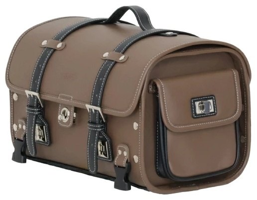 ■商品概要【サイズ】H230×W360×D210(mm)【重量】約1.8kg【材質】本体：PVCレザー／ポリエステルレインカバー：ポリエステル【容量】約11L【用途】バイクでのツーリング・アウトドア・通勤・通学・キャンプなど【付属品】・本体・取り付け用ベルト1(1本)・取り付け用ベルト2(4本)・雨除けレインカバー・取扱説明書【生産国】中国(企画／開発：大久保製作所)【メーカー】大久保製作所■詳細説明ちょこんとかわいい海外風リヤバッグ！【特徴】◇バイクの車体カラーに合わせて選べる、カラーバリエーションの豊富なシートバッグ◇およそ11Lのコンパクト設計◇ランドセルのようなひねり金具で開け閉めラクラク◇便利な内ポケットと外ポケット◇盗難防止のロック穴付き◇雨の日にうれしいレインカバーが付属◇4つのバックルで簡単に付け外し。持ち運びもラクラク♪【お手入れ】●汚れが付いた場合はすぐに水拭きし、乾いた布でふき取ってから、乾燥させてください。●変色や劣化の原因となりますので、定期的にほこりや汚れをふき取ってください。●湿度が低く、直射日光が当たらない場所で保管してください。丸くてかわいい！／コンパクト／スーパーカブ／レブル250／cub／合皮／レッド／イエロー／プコブルー／おしゃれ／かわいい／バイク／汎用／リヤバッグ／リアバック／ツーリングバッグ／小さめ／盗難防止／キャンプ／AB-STBG01／AMBOOT■注意点※ディープレッドとイエローは限定生産品につき在庫なくなり次第完売。【取り付け方法について】※必ず4本すべて取り付けください。※シートやキャリアが小さい場合、ベルトを強く締めすぎると型崩れの原因となります。【使用上の注意】※装着時、取り付けベルトの余った部分がタイヤに巻き込まれることがないよう注意して固定してください。※法定速度を超える速度での走行はおやめください。風圧などにより、バックルの外れや破損の原因となります。※10kg 以上の荷物を入れないでください。※フタの上に重い物を載せると、型崩れや破損の原因となります。おやめください。※内フタの開閉は必ずファスナーの持ち手を持って行ってください。※走行に支障が出ない位置に取り付けを行ってください。※本製品は縫製品のため完全防水ではありません。雨が予想される場合は、荷物をあらかじめ防水バッグなどに入れてからバッグの中に収納してください。※レインカバーを付けても雨が侵入してしまう場合がございます。※走行前には必ず各パーツに緩みや劣化がないか確認してください。特に取り付け部のベルトに緩みがないか確認してください。そのまま放置して走行すると、ベルトが車輪に巻き込まれたり、後続車の損傷の原因となる恐れがあり大変危険です。※鋭利な突起物などでひっかいたりしないでください。※汎用品ですが、車種や仕様によっては装着できない場合があります。※紫外線及び照明などにより、通常のご使用でも若干の変退色は避けられませんのでご了承ください。※経年による部品や生地の劣化が見られましたら、新しい製品にお取替えください。※持ち手を持って振りまわすなどの行為はおやめください。破損の原因となります。※ガソリンやオイルが付着しないようご注意ください。生地や部品の劣化の原因となります。※汚れが付いた場合はすぐに水拭きし、乾いた布でふき取ってから、乾燥させてください。※変色や劣化の原因となりますので、定期的にほこりや汚れをふき取ってください。※他の素材と密着すると、色移りする可能性があります。※製品がエンジンやマフラーなどの高温部分に接触すると、溶ける恐れがありますので注意してお使いください。※本体、レインカバーともに、雨ざらしや直射日光の当たる場所での保管、駐車は退色や変形、サビ・カビなど劣化の原因になります。また、長期間つけっぱなしでのご使用はお避けください。※特に夏場など日光で高温になる可能性がある場所での放置はお避けください。芯材の変形や歪みの原因となります。※素材の性質上ファスナーやバックルなどの形が生地表面に残っている場合がありますが、徐々に薄れて目立たなくなります。※画像には他のカラー・商品が含まれている場合があります。※メーカー都合により商品の仕様変更がある場合がございます。ご了承ください。