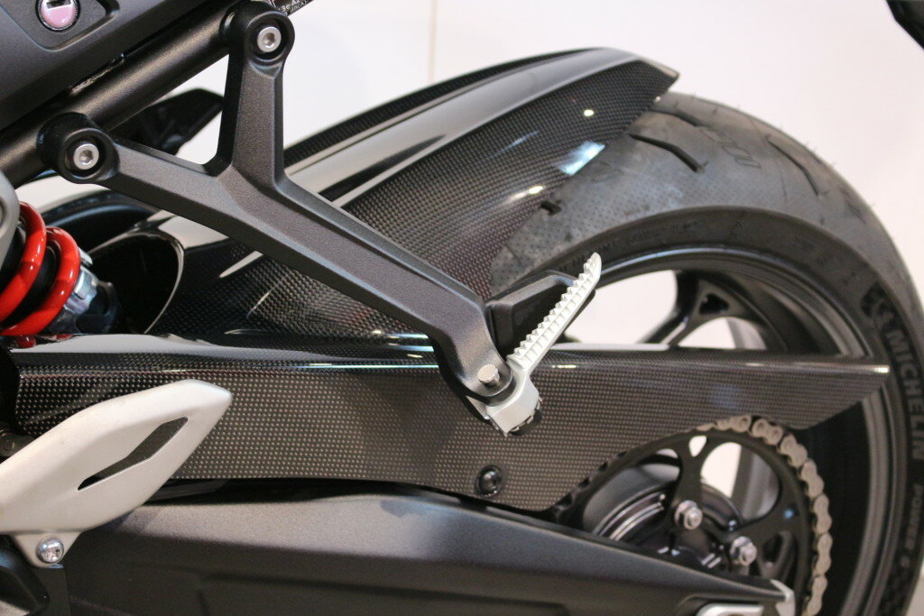 Moto Ace design モトエースデザイン カーボンロングインナーフェンダー DAYTONA660 TRIUMPH トライアンフ リアフェンダー フェンダー関連 外装